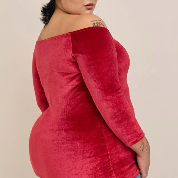 Torrid  Stretch Velvet Shirred Front Off The Shoulder Top RED 3x NEW Nwt - Picture 4 of 12